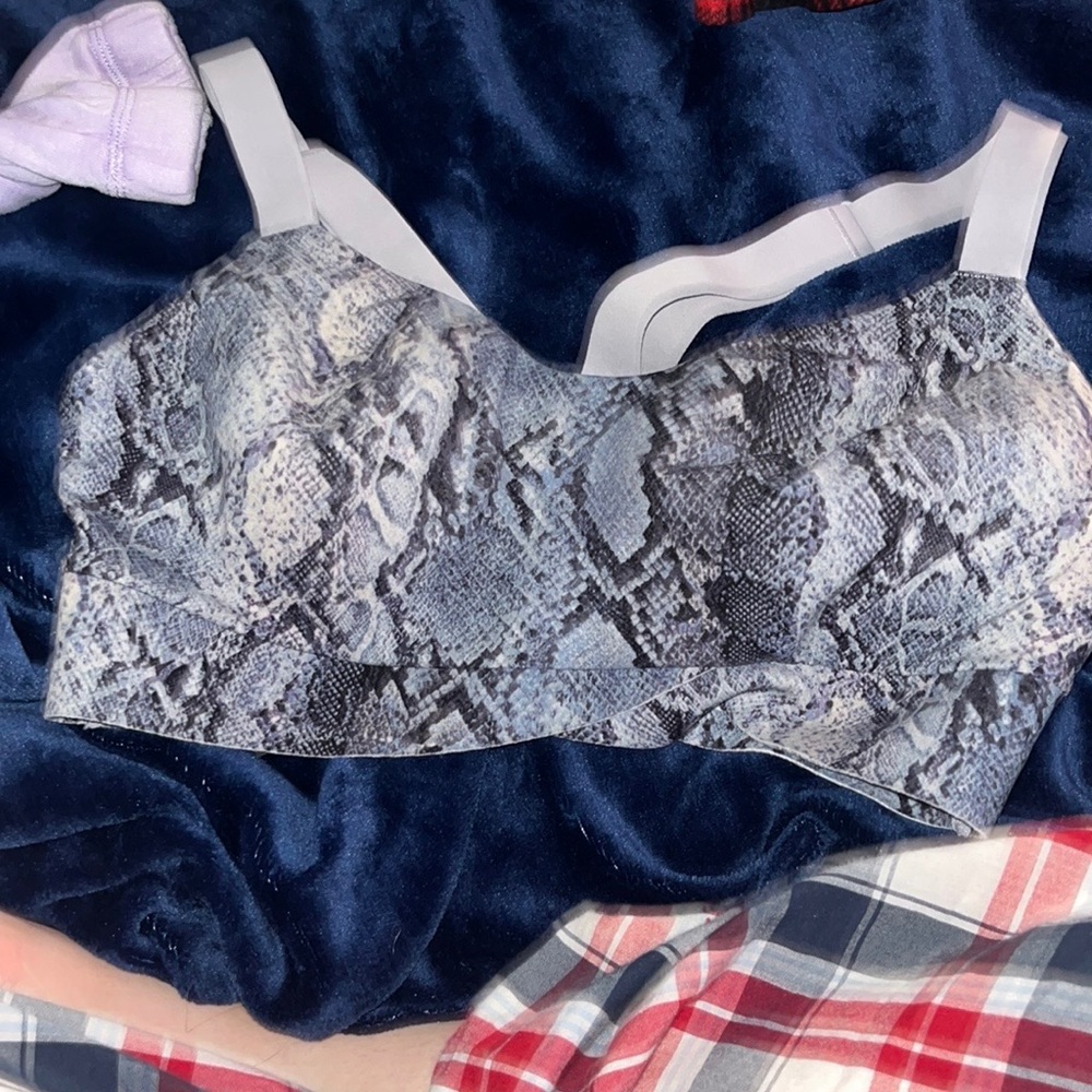 Sports bra